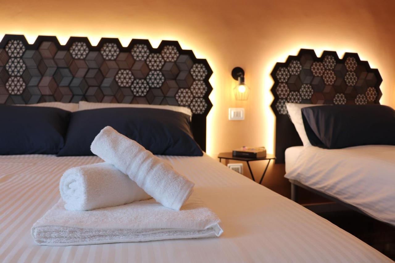 Liotru Maisonne, With En-suite Bathroom And Shared Bathroom Catania